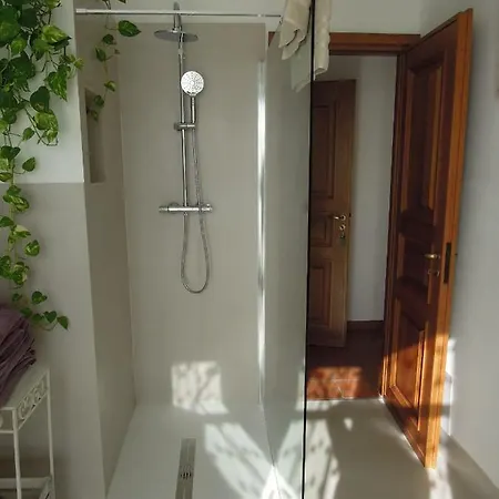 Cad'teresot ゲストハウス グアレーネ